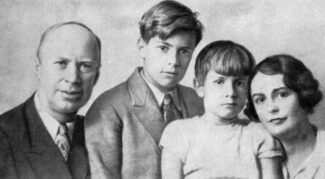 http://www.classicalmusicnews.ru/wp-content/uploads/2008/04/prokofiev_family-325x179.jpg