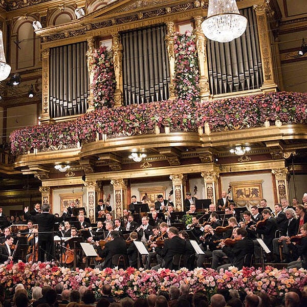 Vienna philharmonic new year concert 2024. Венский филармонический оркестр. Новогодний концерт Венского филармонического оркестра 2021. Австрия 1992 Филармоника. Богема филармония Вена.