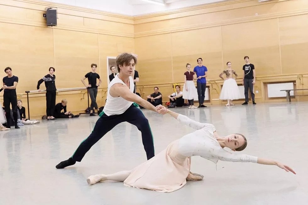 ртем Овчаренко и Маргарита Шрайнер на репетиции балета "Пиковая дама". Фото - Дамир Юсупов
