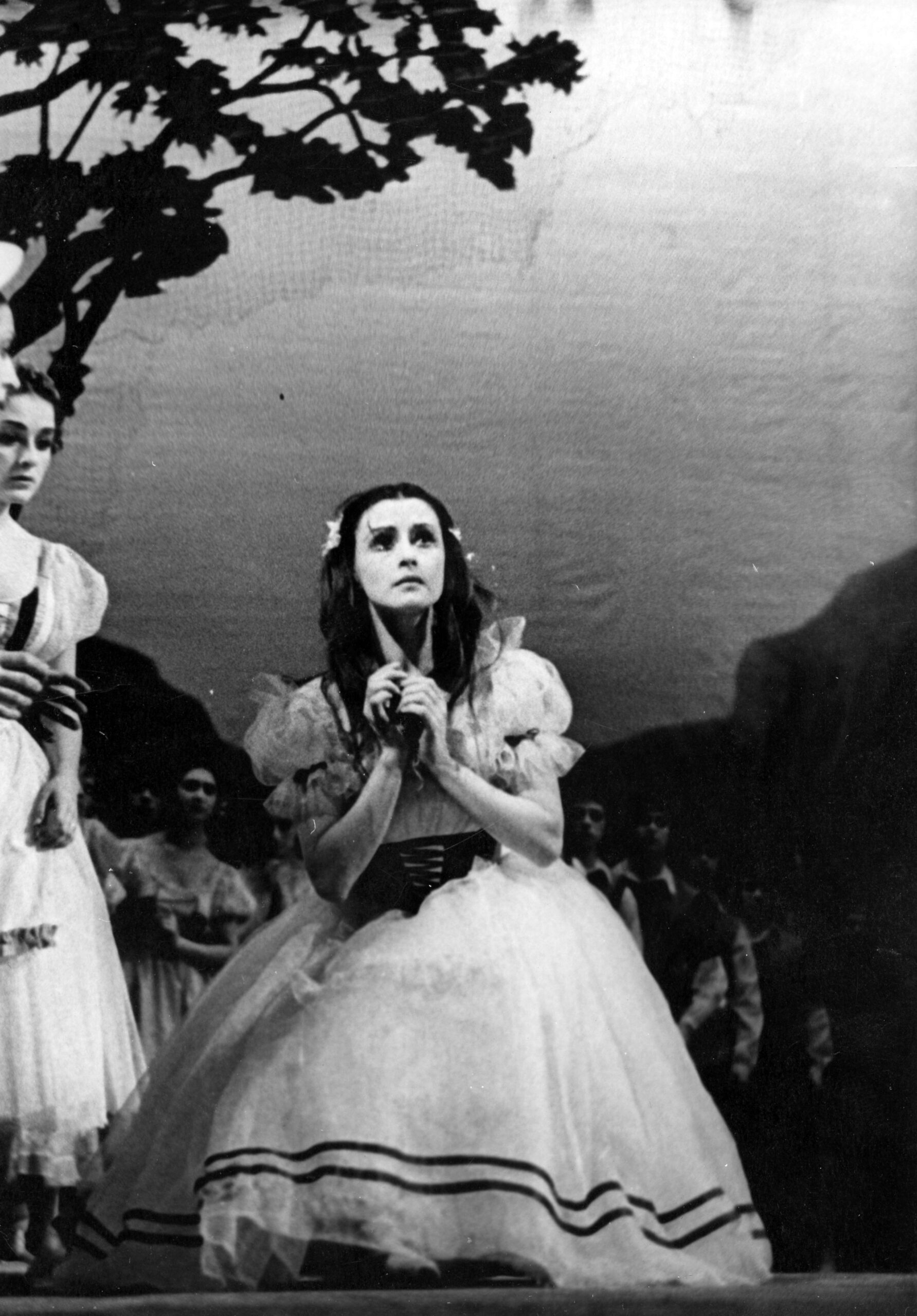 Нинель Петрова в балете "Жизель". Фото -- архив Мариинского театра