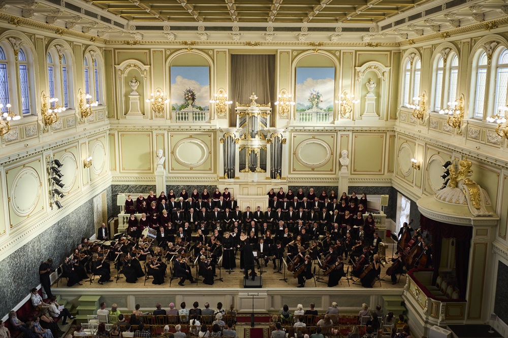 Симфонический оркестр Самарской филармонии выступил в Санкт-Петербурге